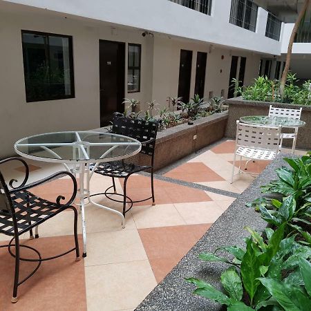 Heart Of The City Studio With Balcony Davao City Extérieur photo